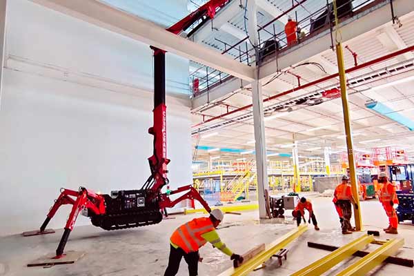 One of the greatest examples of using the URW7035C = cube crane in the warehouse of “A” company.